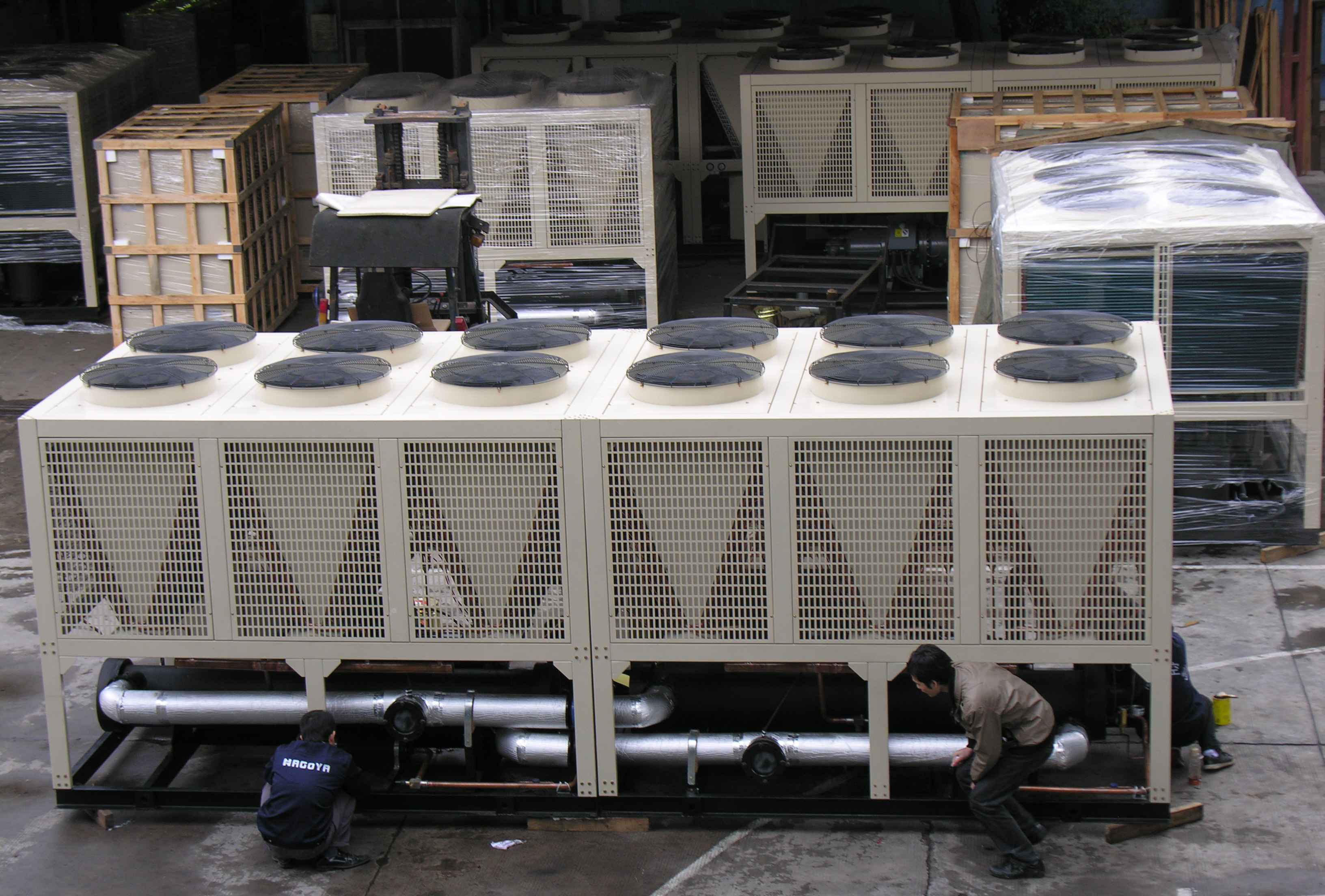 风冷式冷水机日常维护及性能特点_bat365中文官方网站冷水机